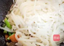 Illustration of how to make fried rice noodles 3