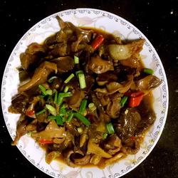 Braised chicken gizzards with duck blood