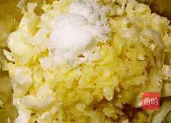 Illustration of how to make kohlrabi kimchi 7