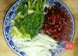 Illustration of how to cook mutton with yellow cabbage and vinegar 4