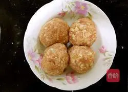 Illustration of braised lion head 6