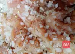 Illustration of how to make green onion chicken steak 6