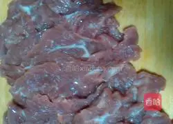 Illustration of how to make beef in oyster sauce 1