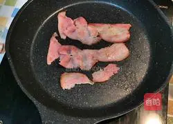 Bacon Illustration of how to make lettuce and egg rolls 9