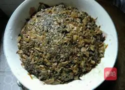 Illustration of how to make pork with pickles and pork rinds 10