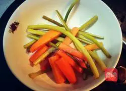 Illustration of how to make kimchi shredded beef 2