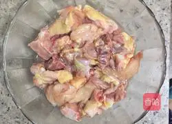 Illustration of how to make spicy chicken with glutinous rice cake 1