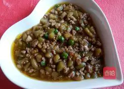 Illustration of how to make braised noodles with diced eggplant and meat 11