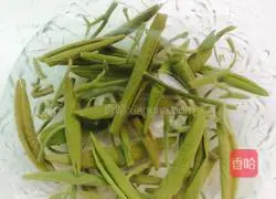 Illustration of how to make water shield tofu soup 3