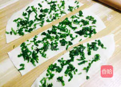 Illustration of how to make green onion and egg pancakes 6