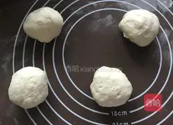 Illustration of Crispy Bottom Cherry Tomato and Colorful Vegetable Pizza 4