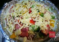 Illustration of how to make bacon and ham pizza 7