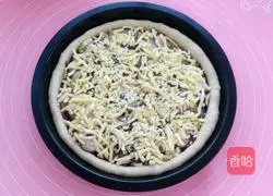 Recipe for Mushroom, Red Sausage and Bacon Pizza (9 inches) 16