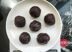 Illustration of how to make flower bean paste bread 10