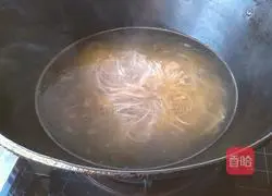 Illustration of how to make tomato noodles 8