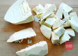 Illustration of braised spring bamboo shoots in oil 2