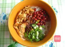 Illustration of how to make spicy and sour chicken shredded rice noodles 5