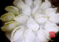 Pumpkin Illustration of how to make pot stickers 9