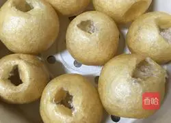 Illustration of how to make braised oil gluten 1