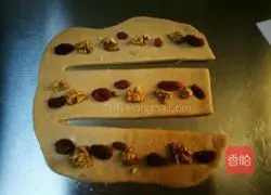 Illustration of how to make fancy European bags 6