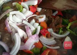 Illustration of Xinjiang Homemade Naan Bun Pork 13