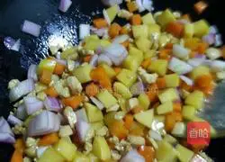 Illustration of how to make curry chicken rice 7