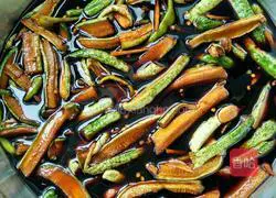 Illustration of how to make pickled cucumbers 9