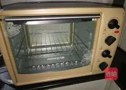 Illustration of how to make meat floss cake rolls 14