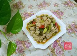 Illustration of how to cook large intestine with pickled cabbage 11