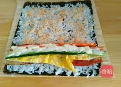 Illustration of how to make bacon sushi 8