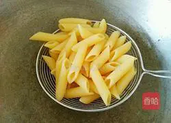 Illustration of how to make bacon pasta 5