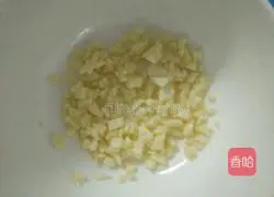 Illustration of how Lao Ganma mixes white-cut meat 3