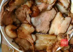 Illustration of how to make simple pork with sauce 5