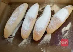 Illustration of how to make French bread 11
