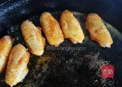 Illustration of how to fry Orleans chicken wings 4