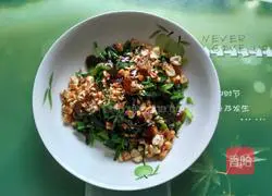 Illustration of how to make spinach with nuts 12