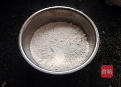 Illustration of how to make sesame candy heart thousand-layer pastry cake 1