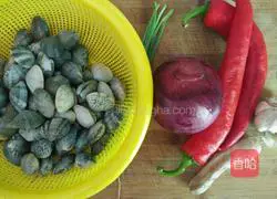 Illustration of how to make spicy fried clams 1