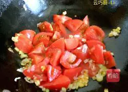 Illustration of how to make braised noodles with chives, tomatoes and eggs 9