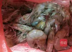 Illustration of how to make stir-fried shrimp 1