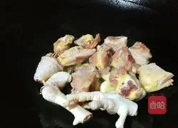 Illustration of Chestnut Braised Chicken 7