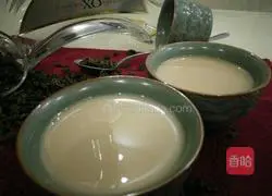 Illustration of how to make British milk tea (lazy version) 3