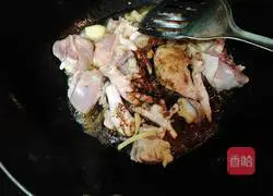 Illustration of how to make kelp braised chicken nuggets 4