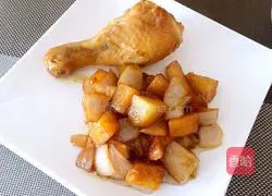 Illustration of how to cook potato braised chicken legs 8