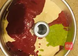 Three-color chiffon cake recipe 13