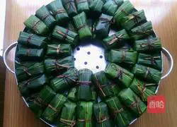 Illustration of how to make bamboo leaf yellow cake 12