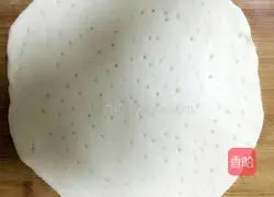 Illustration of how to make pizza in a pan 9