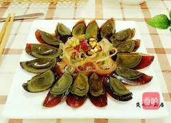 Illustration of how to make cold jellyfish and preserved eggs 8