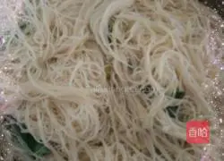 Illustration of how to make fried rice noodles (home-style thick rice noodles) 8