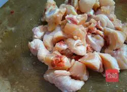 Illustration of how to make braised chicken rice 1